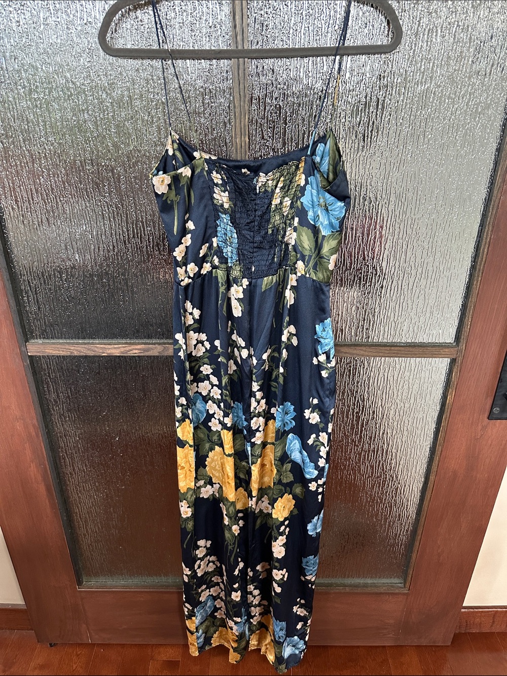 Reformation Navy Frankie Silk Dress
Navy Floral Slip Maxi Dress Sz 4. - Picture 8 of 14